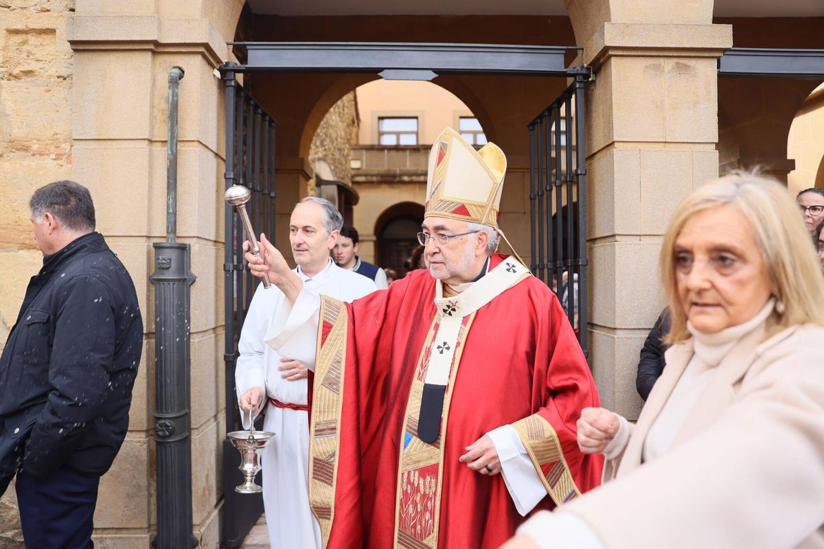 EN IMÁGENES: Bendición de Ramos en la Catedral de Oviedo