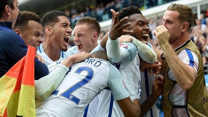 Sturridge salva a Inglaterra ante Gales en el tiempo de descuento (2-1)