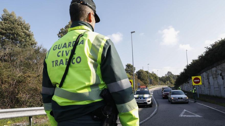 Las sanciones del día: un llanisco aparece ebrio en Avilés y el primer encarcelado por saltarse el confinamiento