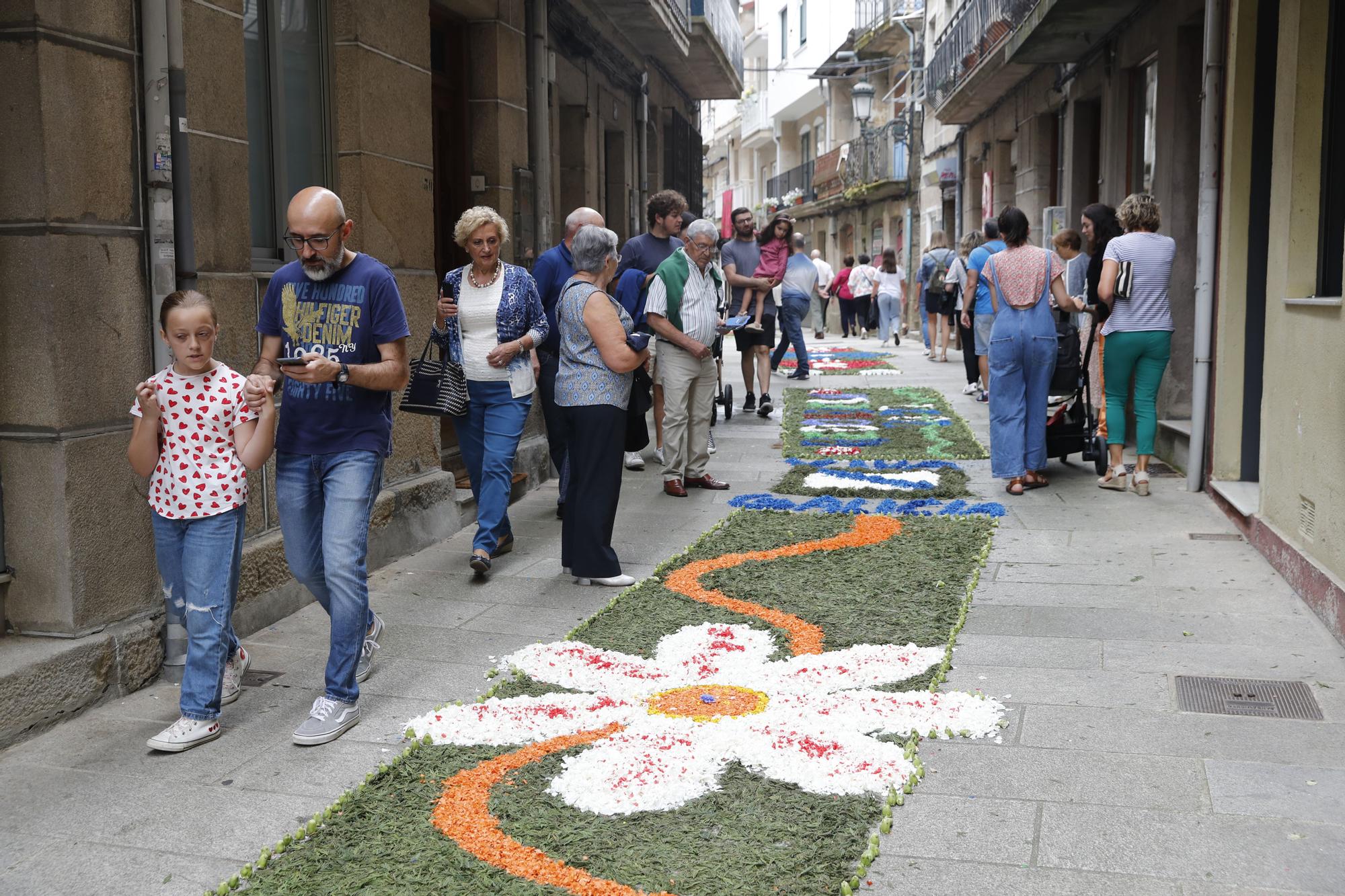 Redondela, cubierta por sus alfombras de flores