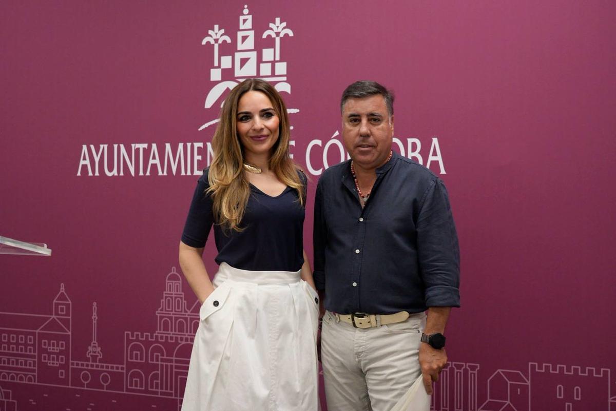 El delegado de Infraestructuras, Miguel Ruiz Madruga, y la delegada de Educación, Narci Ruiz,
