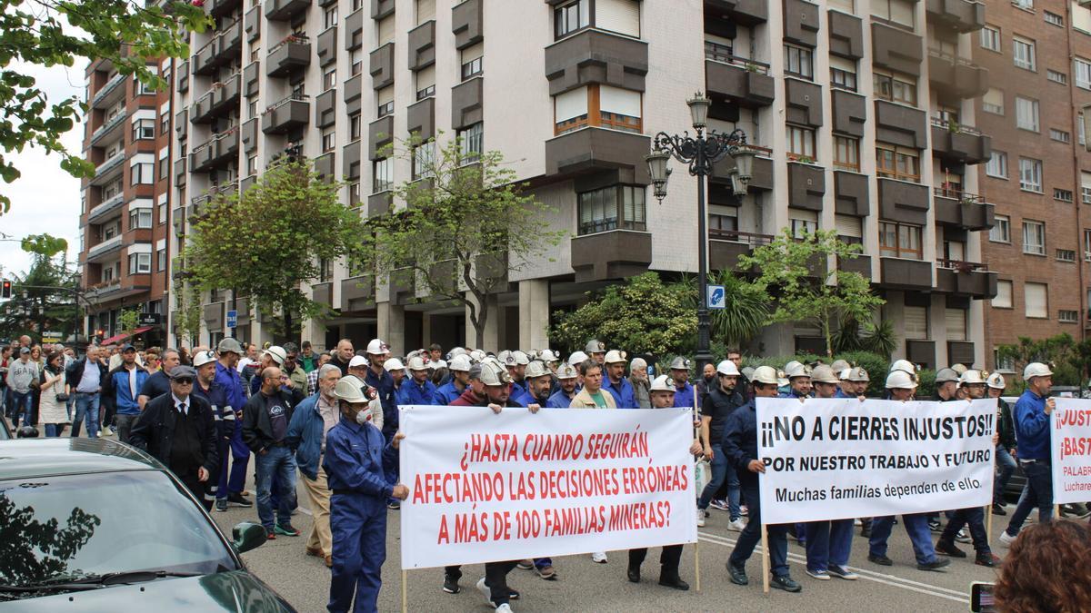 Manifestación de los mineros de Tyc Narcea en Oviedo.