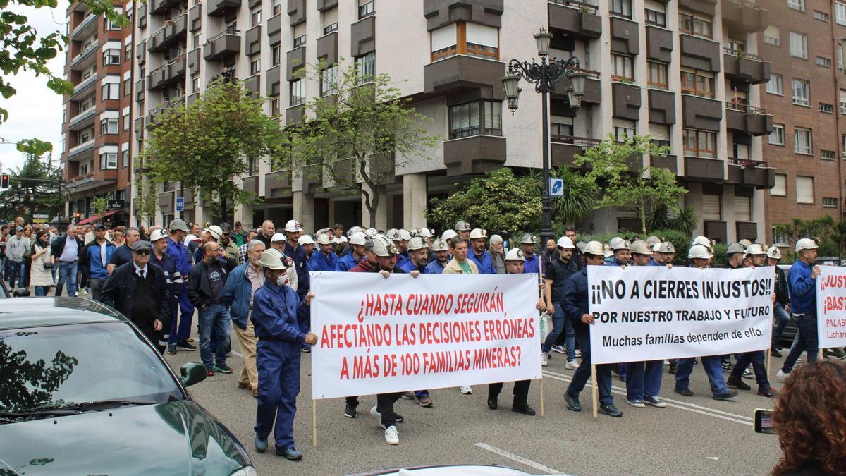 El conflicto de Asturias y el Ministerio por las minas reabiertas aboca a una intensa batalla judicial