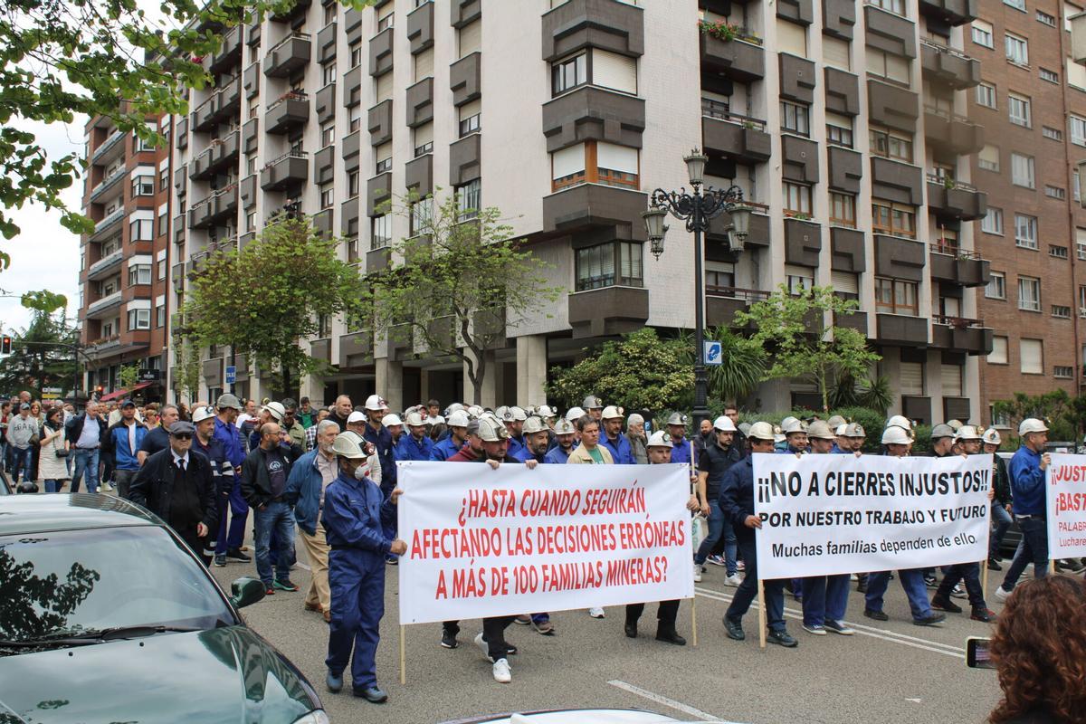 Manifestación de los mineros de Tyc Narcea en Oviedo.