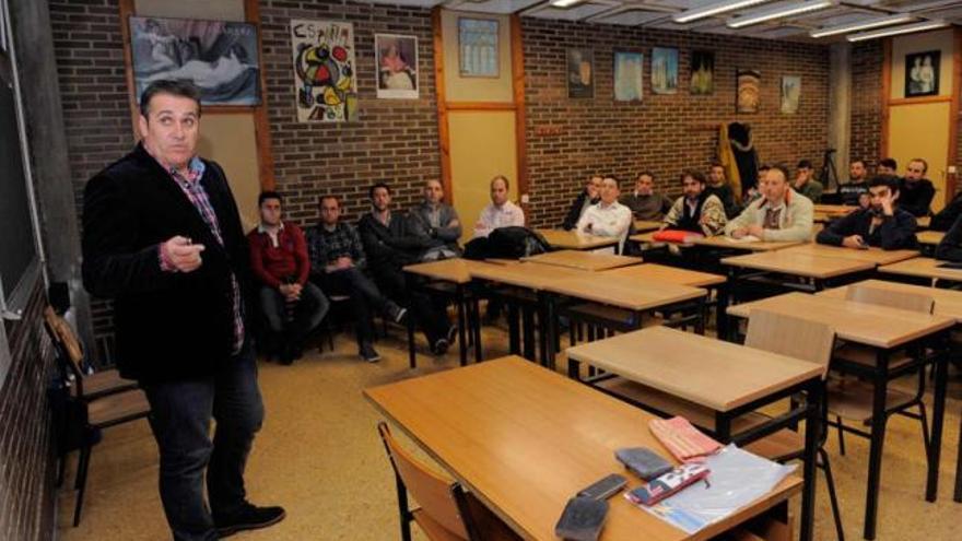 Sandoval, durante la ponencia que ofreció ayer a los alumnos del Ceneted en el San Ignacio.