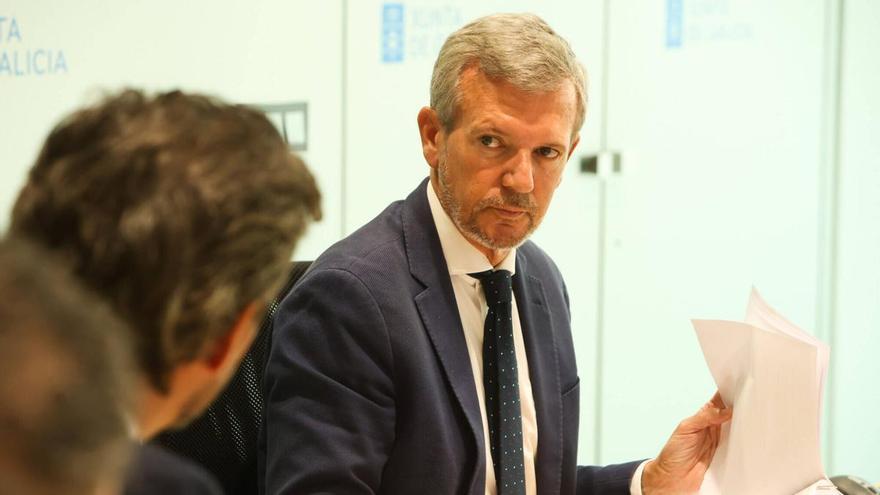 Rueda asegura que defenderá «los intereses de los gallegos» en Madrid, que ha limitado los descuentos en el transporte público a las personas empadronadas en la comunidad