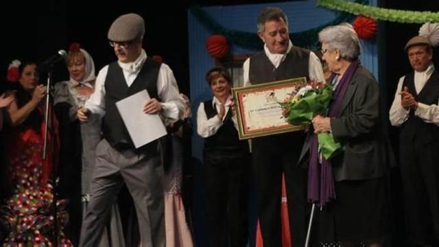 Paterna rinde homenaje a la dueña de «La Casita», Carmen Roca, al compás de zarzuela
