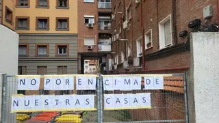 Revuelo en el barrio de Retiro por una grúa de 70 toneladas que sobrevuela varios edificios