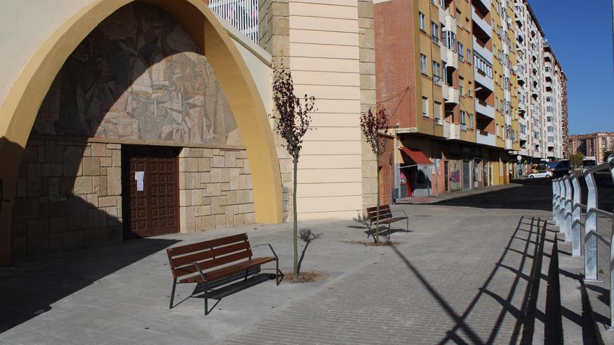 Nueva acera en la parroquia de San Benito del barrio de Peña Trevinca