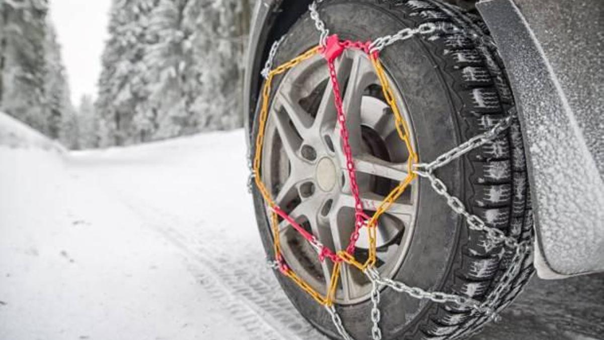 Cómo poner las cadenas de nieve al coche en 5 sencillos pasos