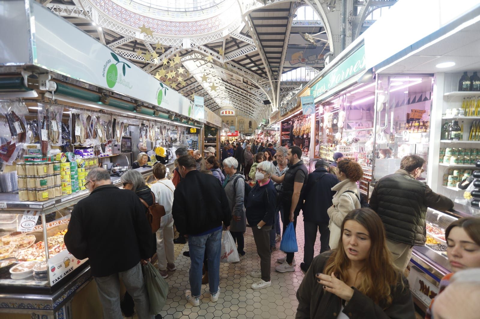 València, a rebosar con las compras de última hora