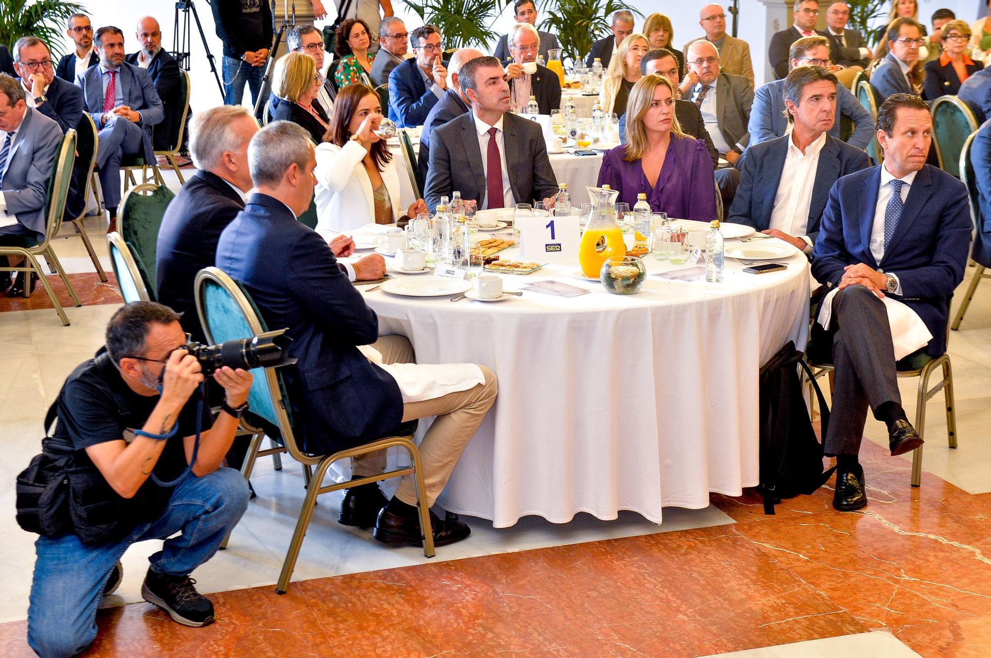 Cuca Gamarra en el Foro de Cadena Ser Canarias