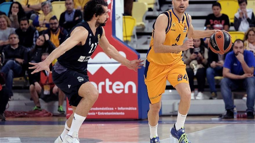 El Real Madrid remonta en la pista del Gran Canaria en el derbi