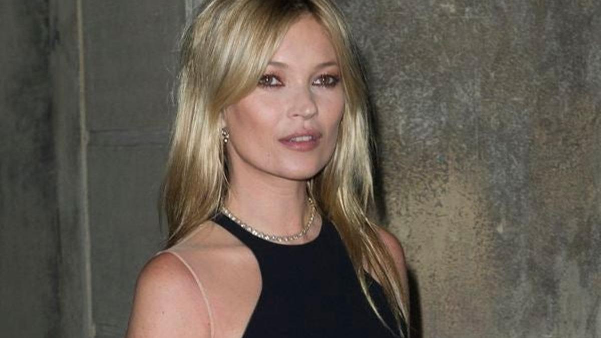 Kate Moss ha sufrido una parálisis en un brazo