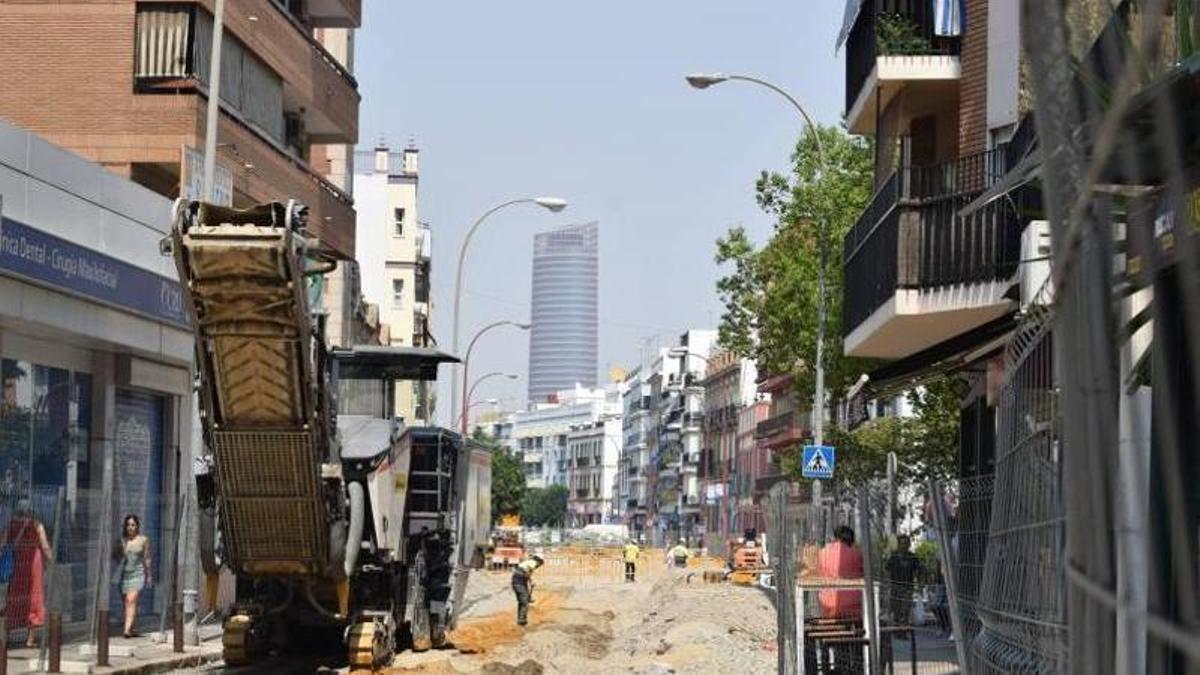 Obras en la calle Pagés del Corro en Triana.