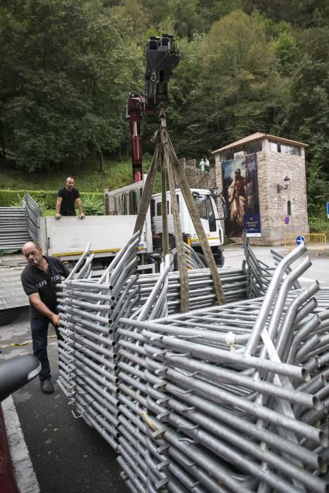 Preparativos en Covadonga para la visita real y los actos de los aniversarios