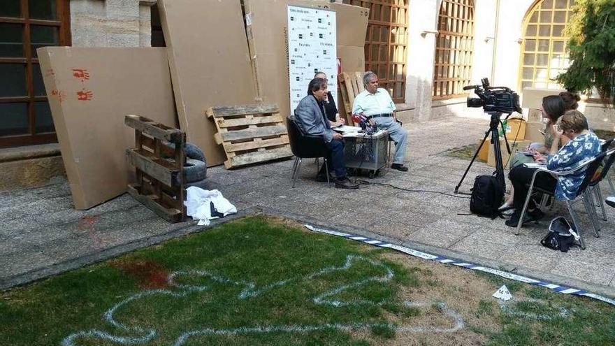 Presentación del grado de Criminología en el patio del Colegio Universitario.