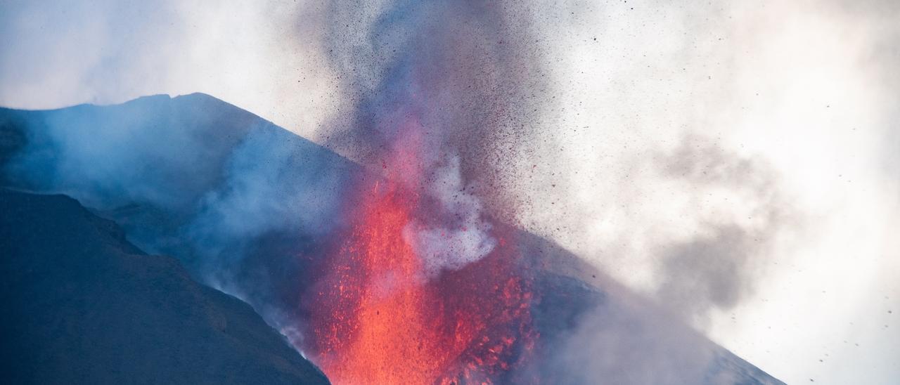 La erupción del volcán de La Palma este martes desde Tacande