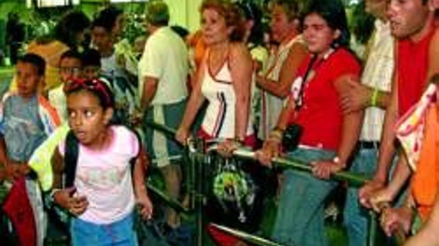 Más de 370 niños saharauis llegan a la región para pasar el verano