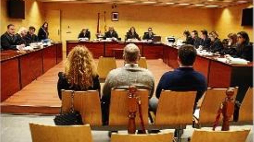 Els processats hauran de tornar a l&#039;Audiència el 14 d&#039;abril.