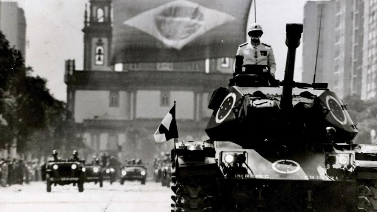 Tropas brasileiras durante a ditadura militar.