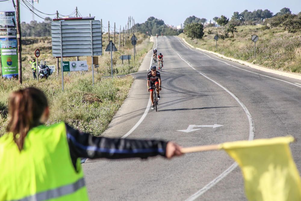 Gustavo Rodríguez y Anna Noguera ganan el Triatlón de Orihuela