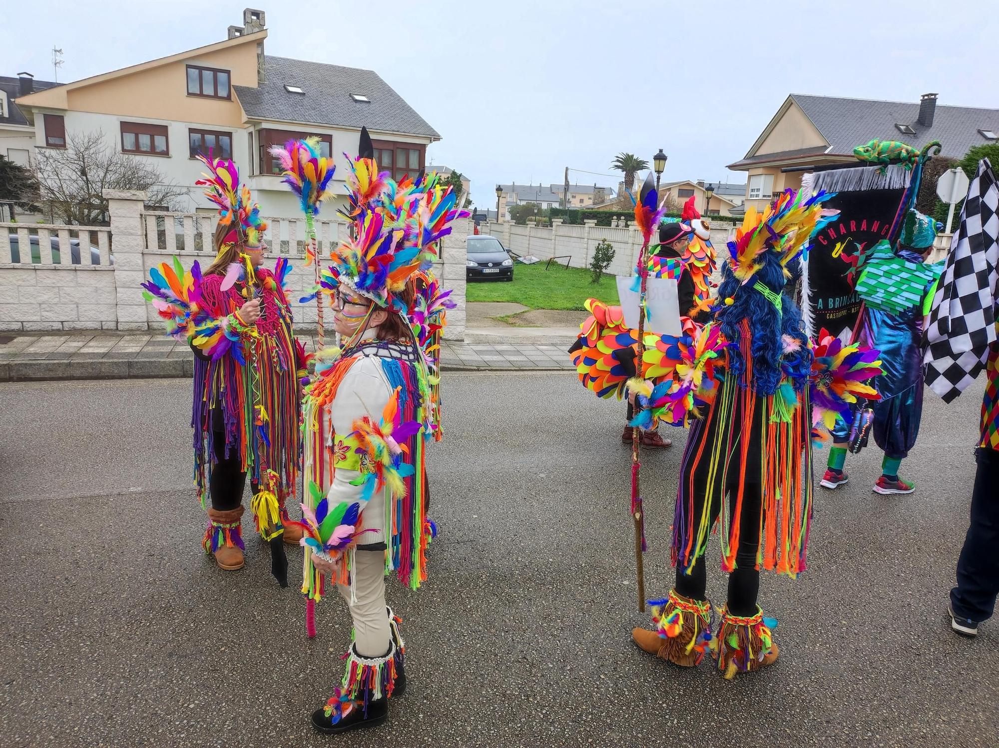 En imágenes: Las calles de Tapia se llenan para ver su vistoso desfile de Carnaval