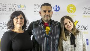 Los ganadores de los premios Boolino: de izquierda a derecha, Eva Moreno, Canizales y Rebeca Álvarez.