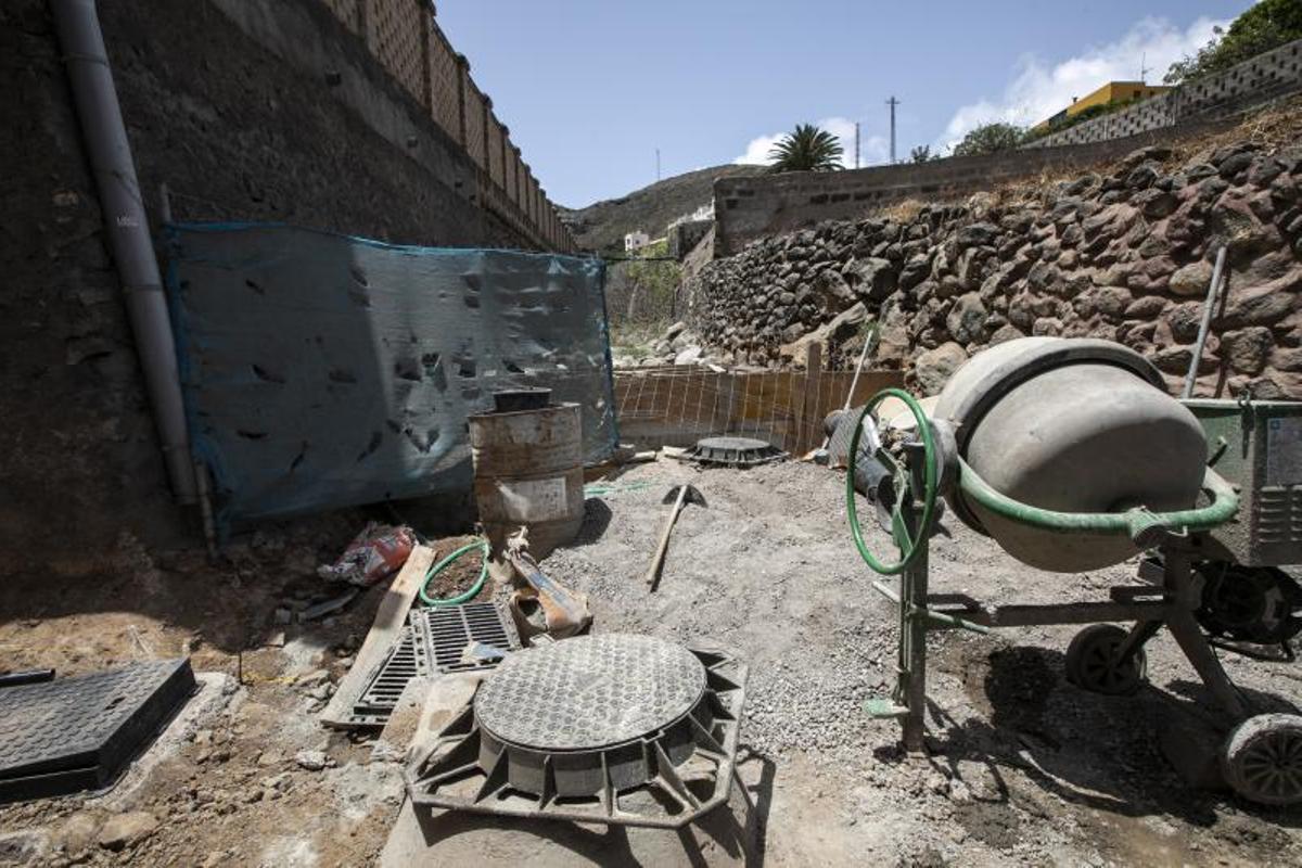 01.07.19. Las Palmas de Gran Canaria.- Vecinos de Cañada Honda se quejan del mal asfaltado de las calles. Foto Quique Curbelo  | 01/07/2019 | Fotógrafo: Quique Curbelo