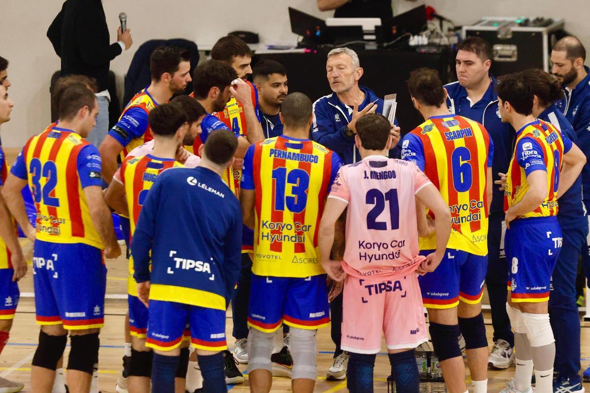 Zanini tuvo que pedir varios tiempos muertos