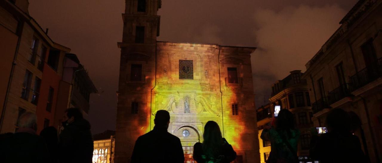 Fuego virtual para el último San Juan con mascarillas en la calle