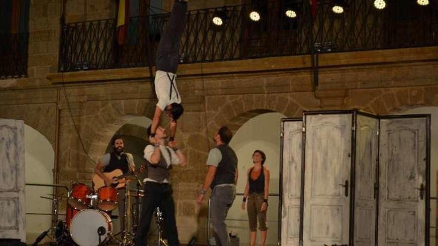 Música y acrobacias, al unísono.