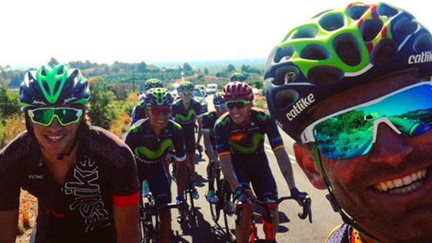 Roberto Merhi y Aleix Espargaró entrenando con el Movistar Team.