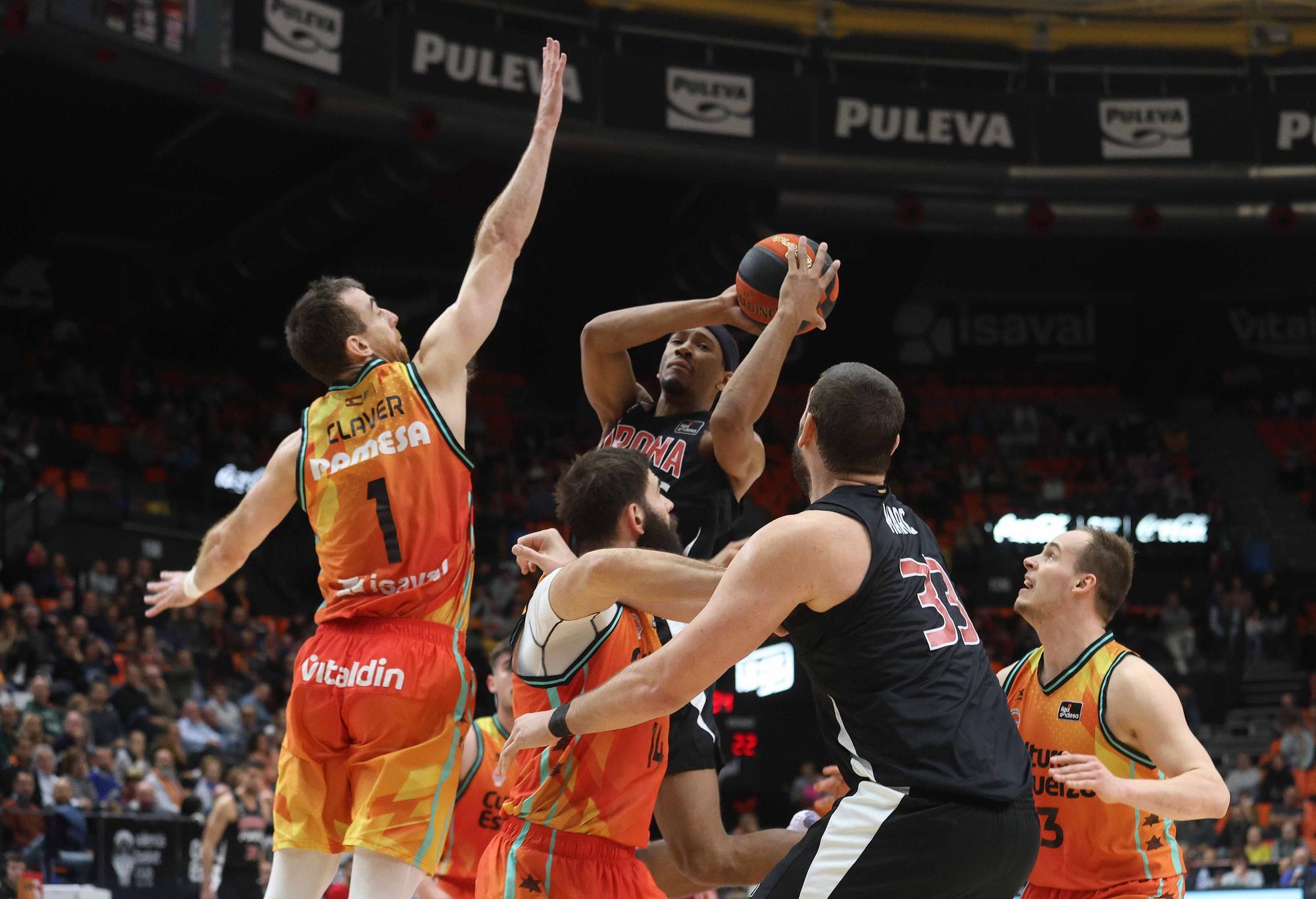 Las mejores imágenes del Valencia Basket - Girona Basketball