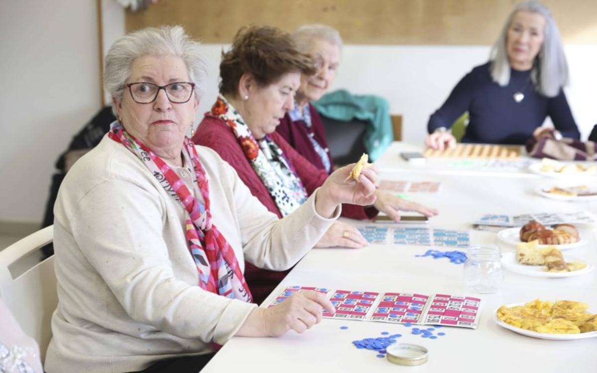 Las amigas de La Fresneda que le juegan la partida al paso del tiempo
