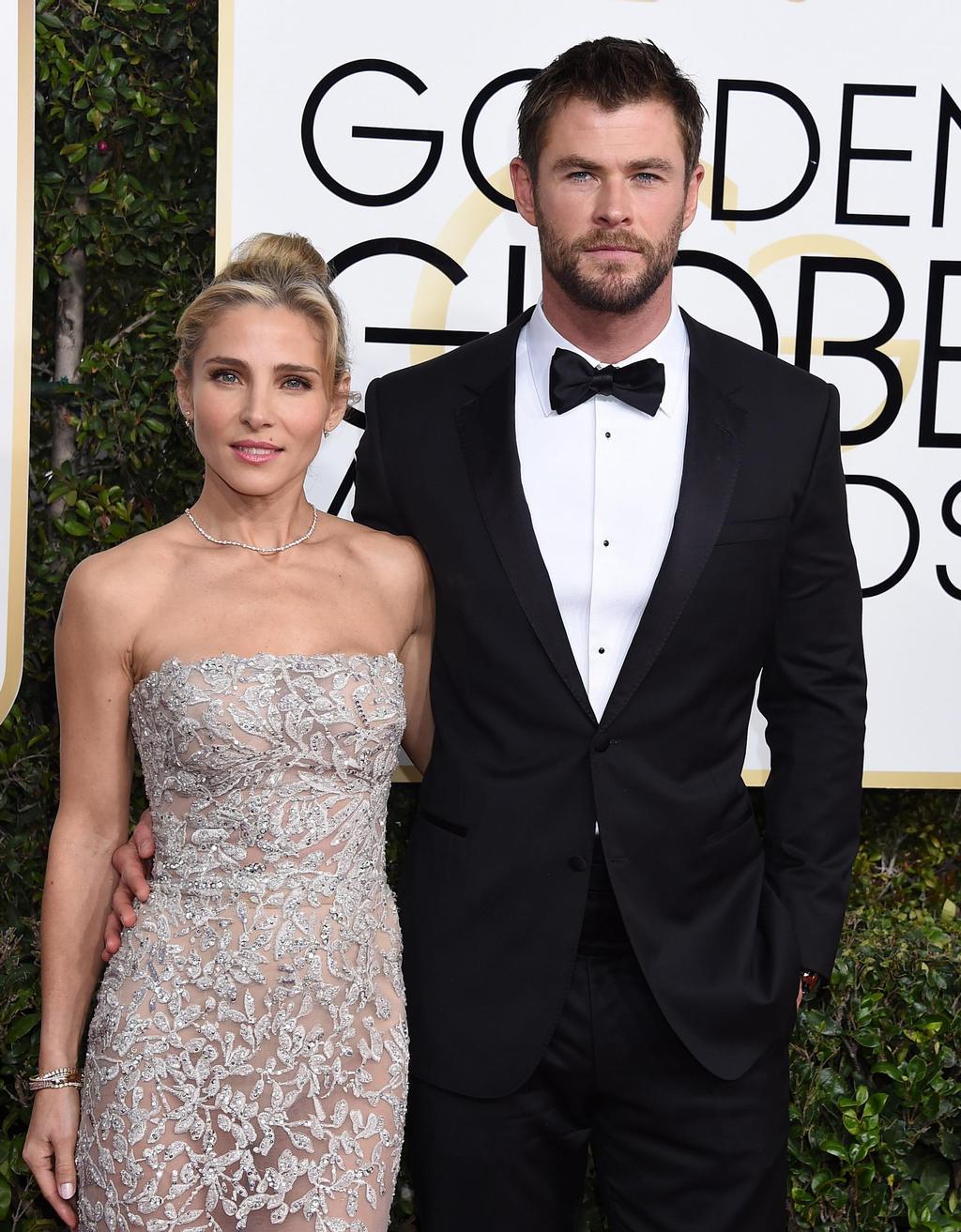 Elsa Pataky y Chris Hemsworth en los Globos de Oro 2017