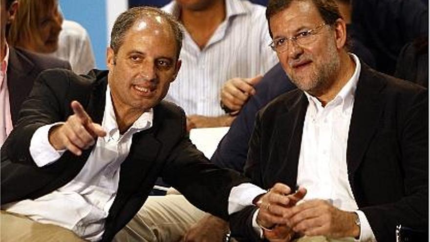 Camps y Rajoy, en junio de 2006, en el aniversario del Congreso de Valencia.