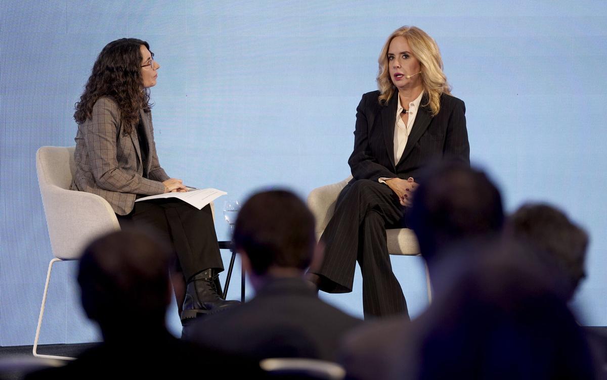 Helena Beunza, presidenta de Asval, y Cristina Martín Vega, directora de ‘Diario de Ibiza’, durante el diálogo Hacia un acceso justo al alquiler en España