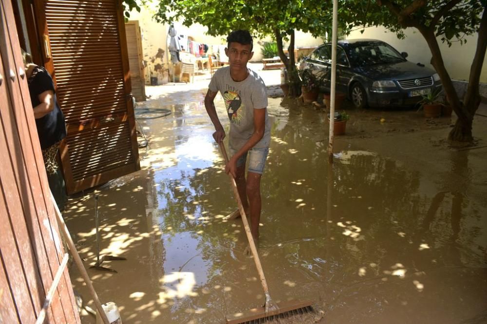 Lunes de limpieza en Los Alcázares y Los Urrutias