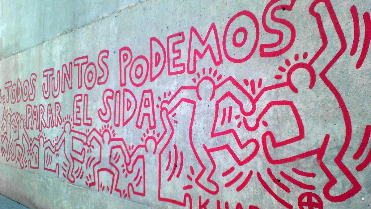 Mural de Keith Haring en la plaza del Macba.