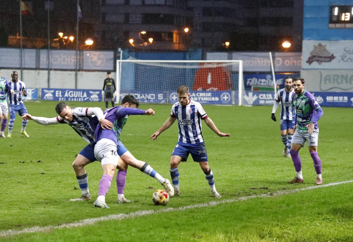 Una jugada del partido