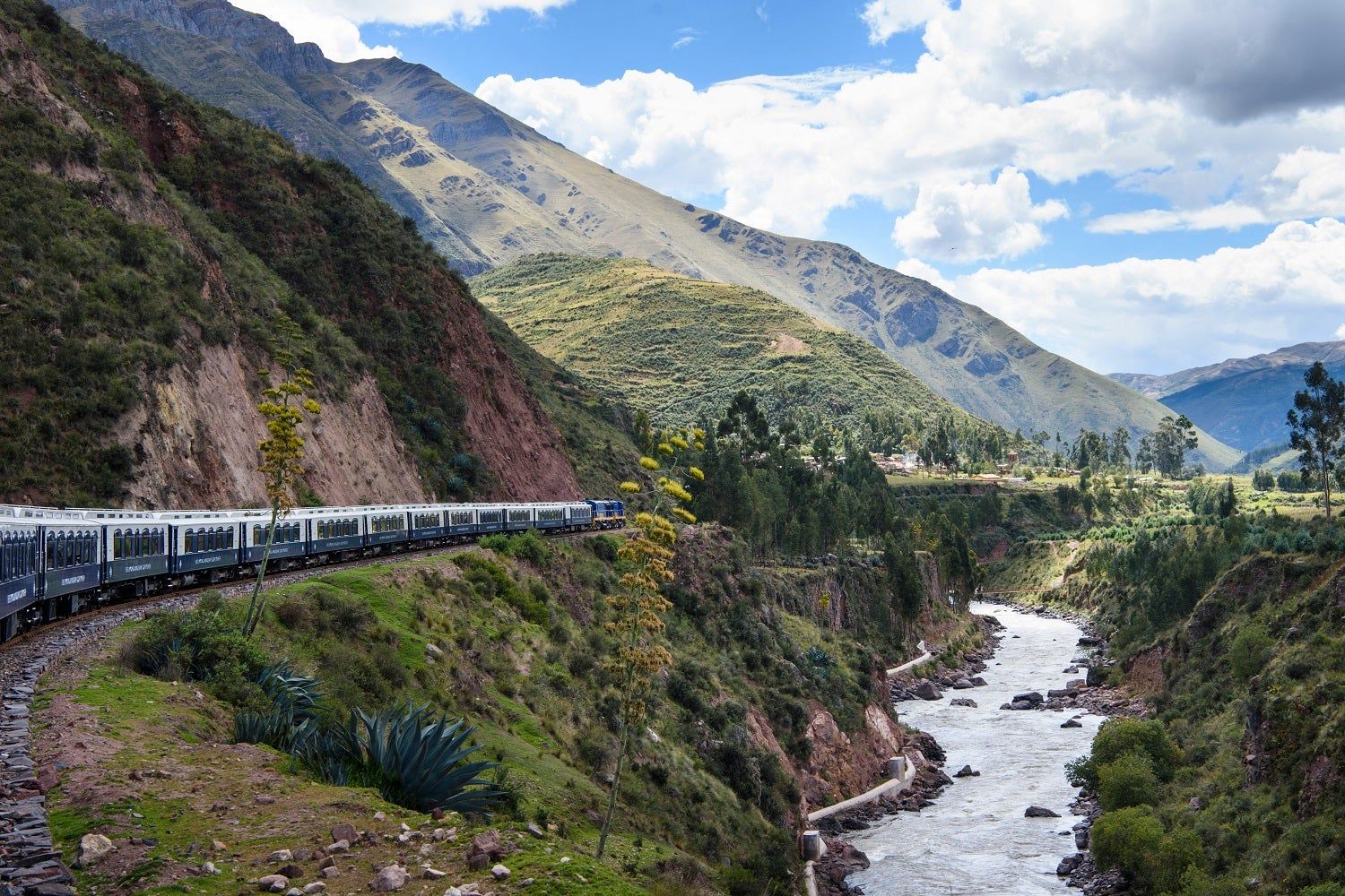 Tren Perú Andean Explorer