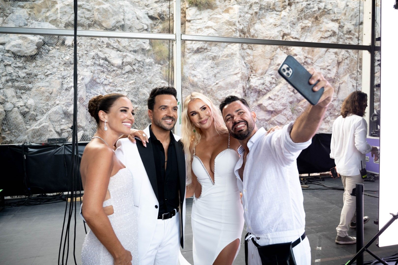 PAULA ECHEVARRIA, LUIS FONSI & ESTHER CA�ADAS GALA STARLITE 2023 .jpg