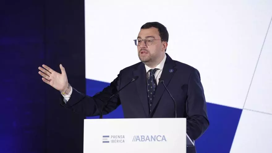 Barbón apuesta por "acelerar" el Corredor Atlántico y "cancelar" el peaje del Huerna