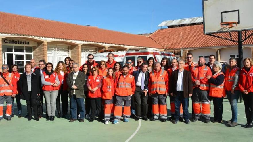 Representantes de Cruz Roja, durante la jornada de ayer celebrada en Cieza.