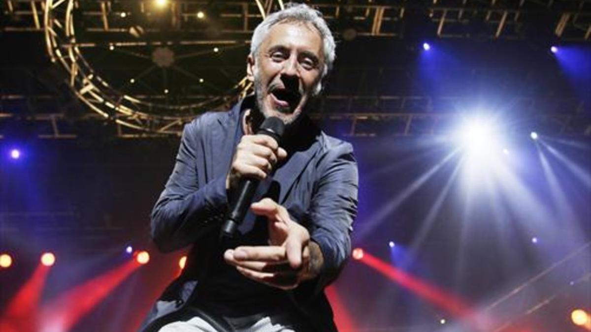 Sergio Dalma, durante su actuación de anoche en Calella de Palafrugell.