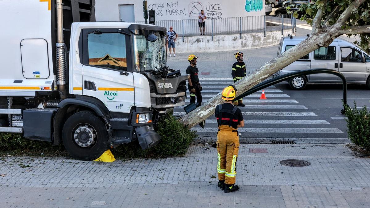 Una vía convertida en autopista urbana en Alcoy