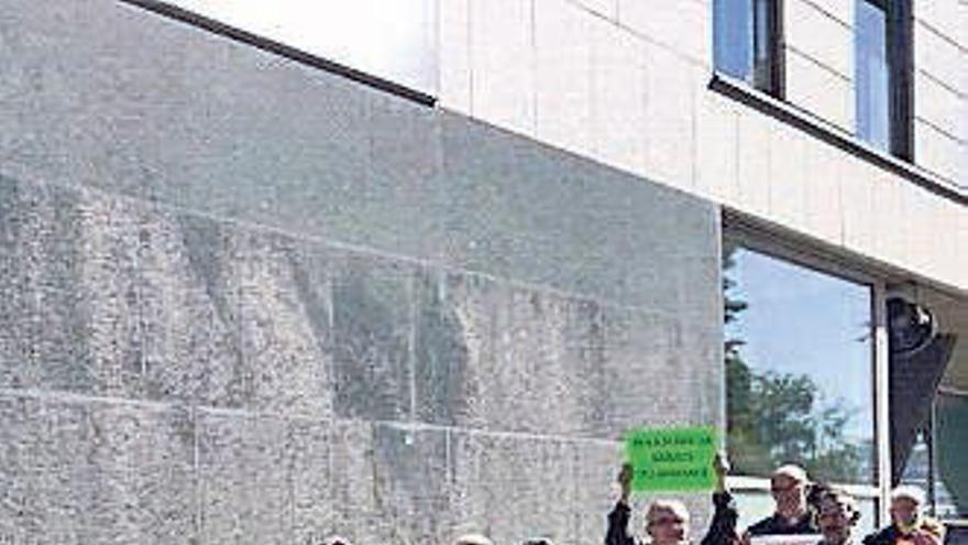 Protesta en la Xunta. // FdV