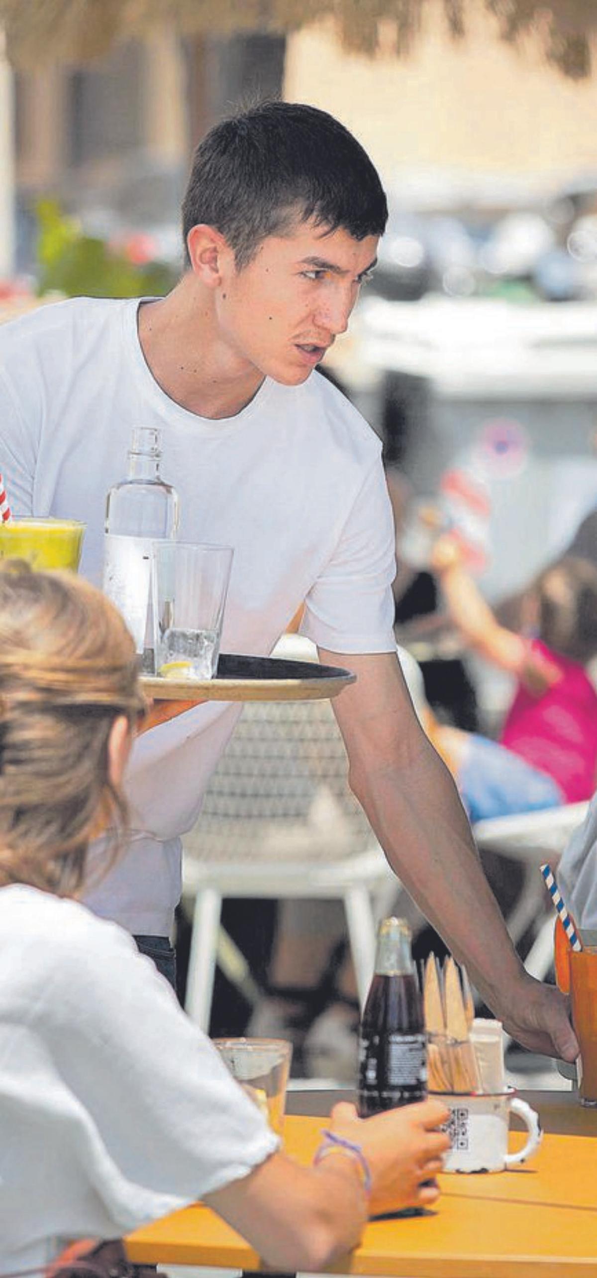 La pujada del salari mínim queda ajornada fins al gener