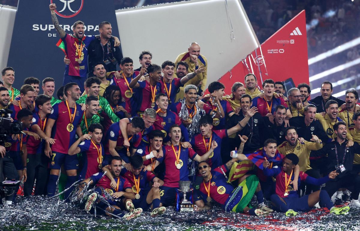 El Barça golea 2-5 al Madrid en la final de la Supercopa